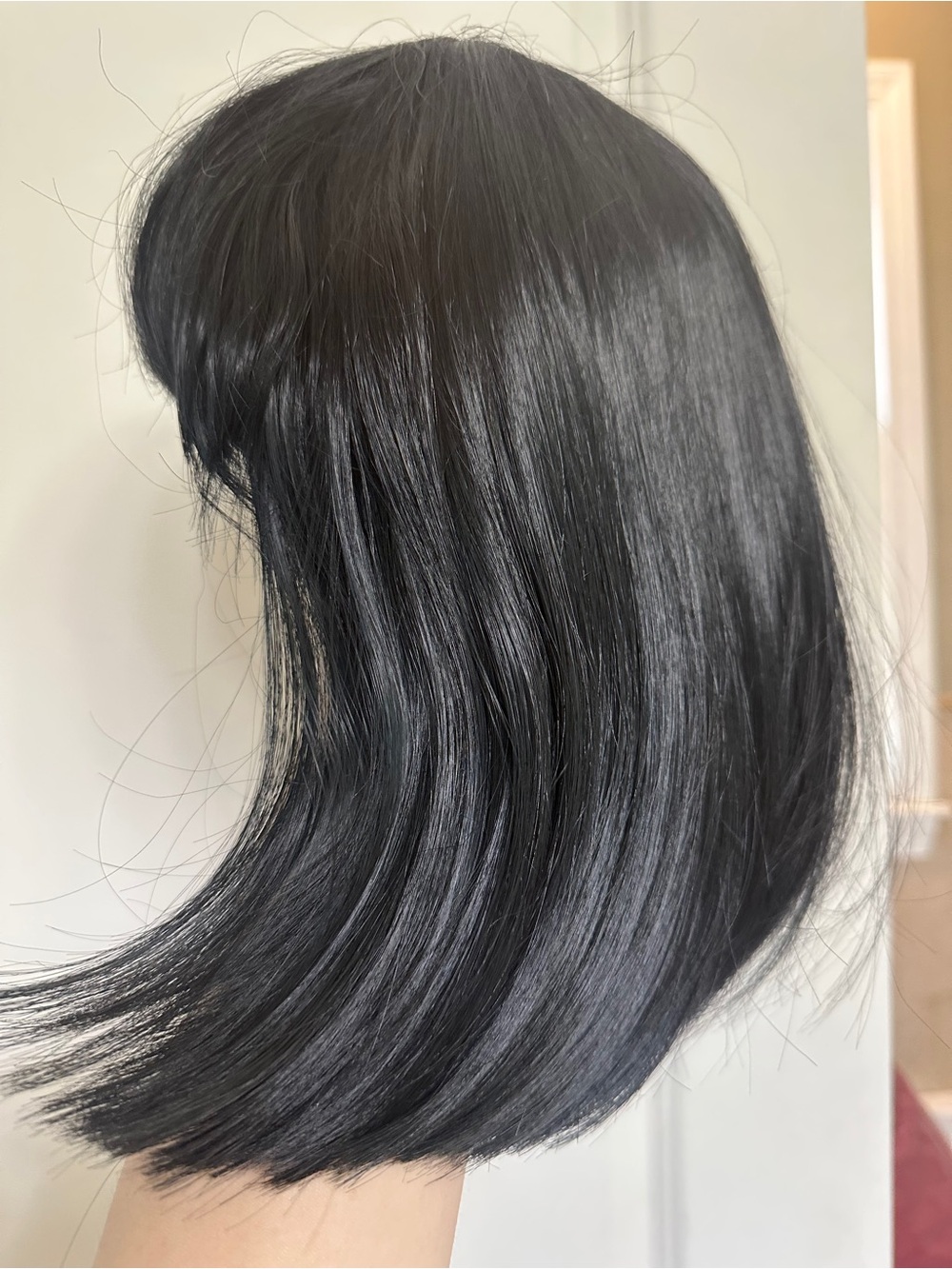 1 of 2 Amazon Black Short Layered Wig with Bangs - Picture 2 of 5